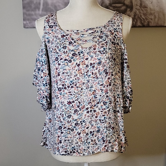 Freshman Tops - Freshman Cold Shoulder Floral Top Size Small